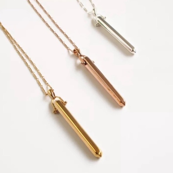 Stella & Dot REBEL PENDANT  Gold - Picture 2 of 8